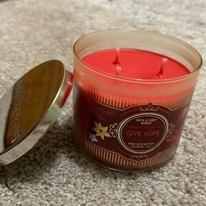 NWT Peppermint Marshmellow (Give Hope) 3 wick candle